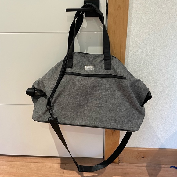 NWOT Hugo Boss Weekender Duffle Bag Unisex Large Travel Gray Black Crossbody - Picture 13 of 15